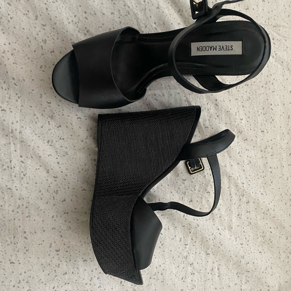 Steve Madden Size 10 black wedges -never been worn